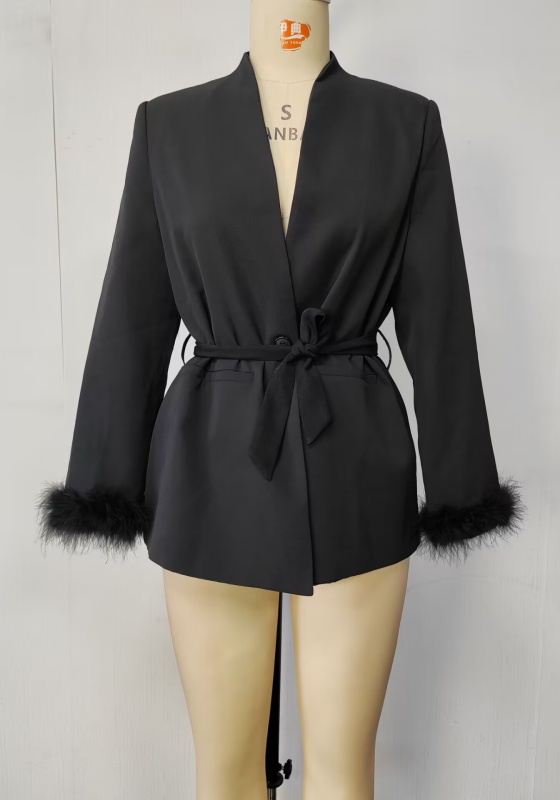 Fuzzy Trim Cropped Blazer​